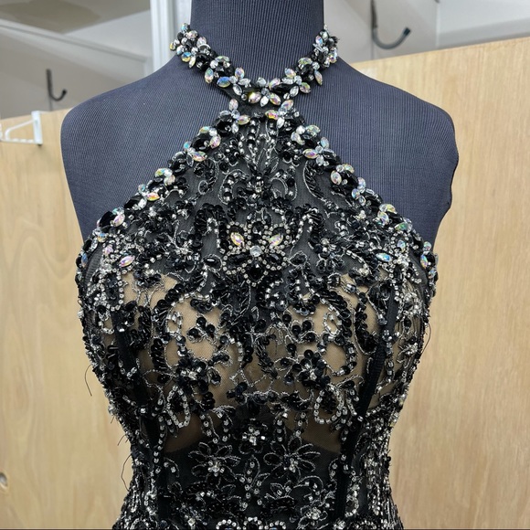 MORI LEE MERMAID STYLE DRESS - Picture 6 of 13